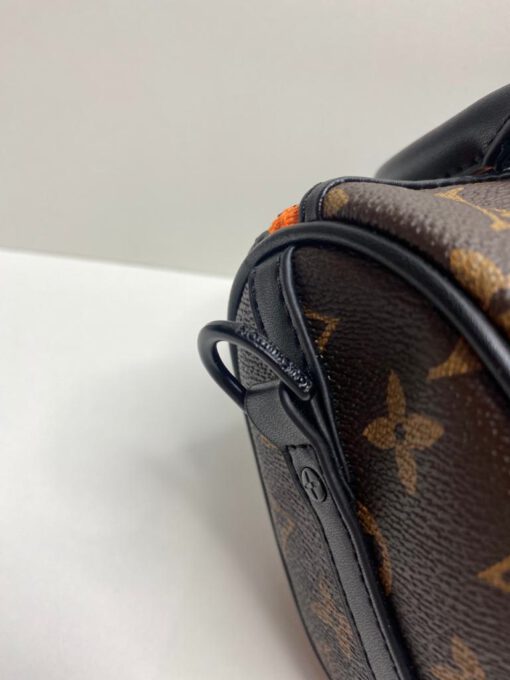 Женская сумка Louis Vuitton из канвы Monogram коричневая 20/13/9 см - фото 6