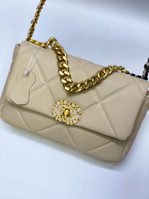Женская кожаная сумка Chanel со стёжкой ромбами кремовая 35/23 см - фото 3