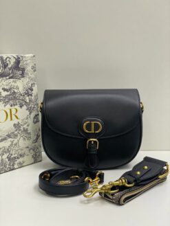 Женская кожаная сумка Dior Bobby черная 22/15/7 см коллекция 2021-2022