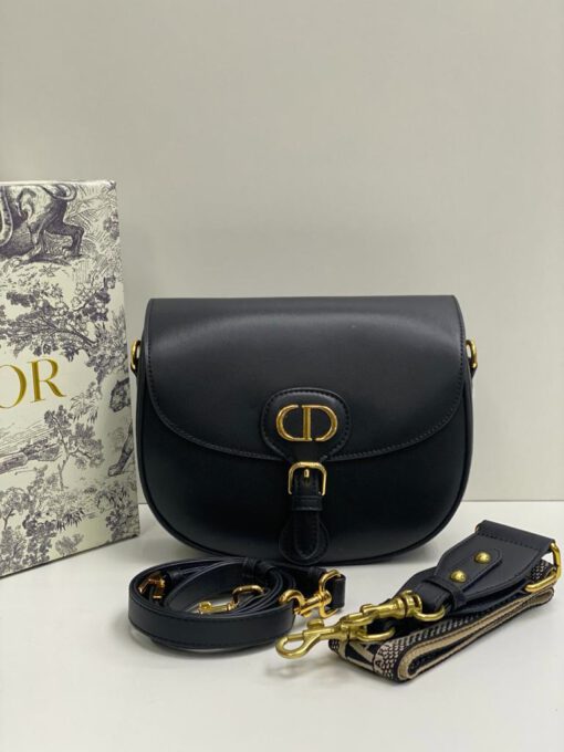 Женская кожаная сумка Dior Bobby черная 22/15/7 см коллекция 2021-2022 - фото 1