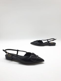 Туфли-босоножки женские Valentino Garavani черные на низком каблуке коллекция 2021-2022