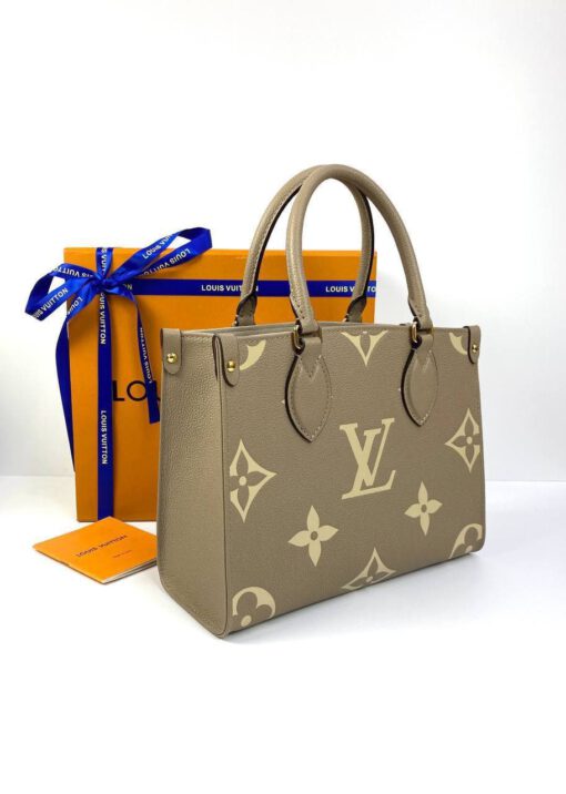 Женская сумка Louis Vuitton Onthego PM 25/19/11 бежевая с рисунком премиум-люкс - фото 1