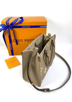 Женская сумка Louis Vuitton Onthego PM 25/19/11 бежевая с рисунком премиум-люкс