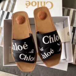 Шлёпанцы женские Chloe Woody чёрные из текстиля на низком каблуке коллекция лето 2021