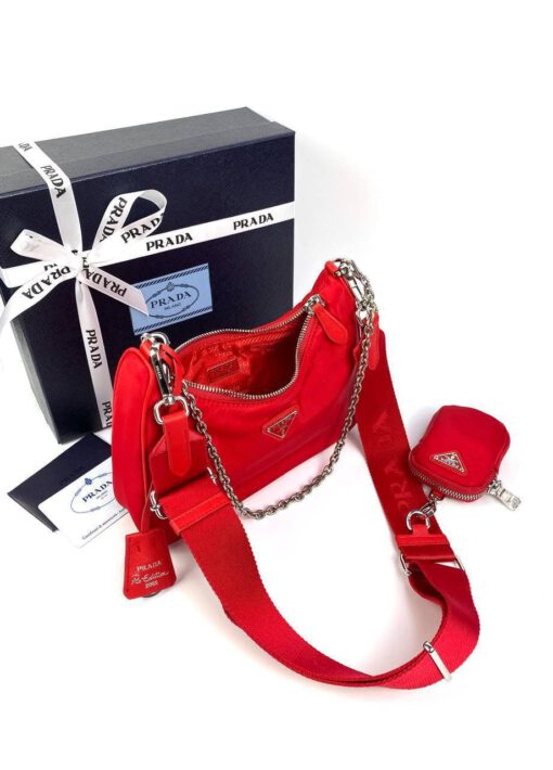 Сумка женская Prada Re-Edition красная премиум-люкс 23/17/6см A86525 - фото 7