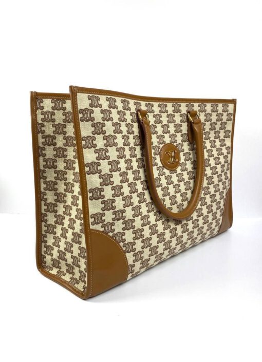Женская сумка-шоппер Celine с рисунком-монограммой и коричневой окантовкой 43/31/15 см - фото 1