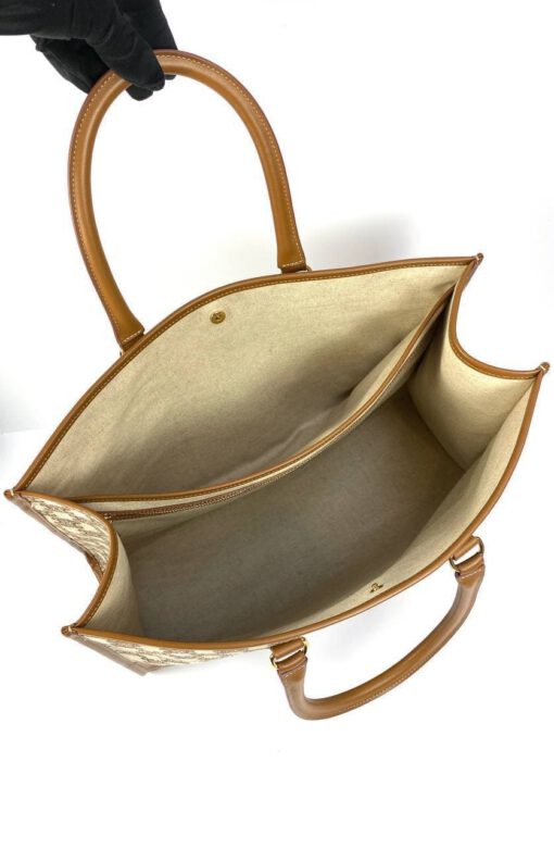 Женская сумка-шоппер Celine с рисунком-монограммой и коричневой окантовкой 43/31/15 см - фото 9