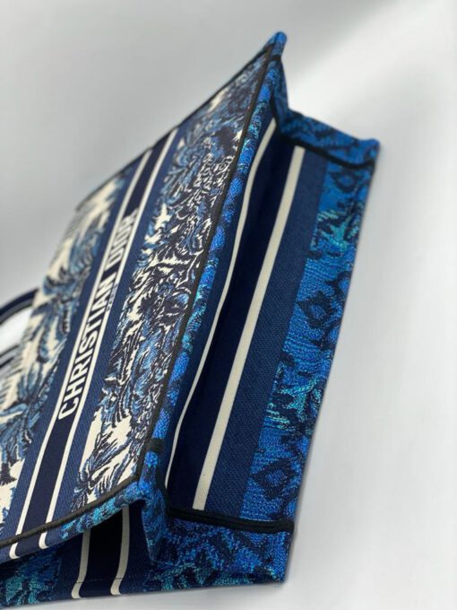 Женская сумка-шоппер Dior тканевая с рисунком синяя 41/32/15 см - фото 6
