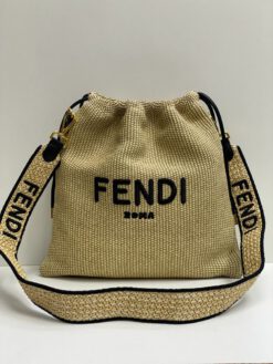 Женская тканевая сумка-мешок Fendi кремовая 40/37 см