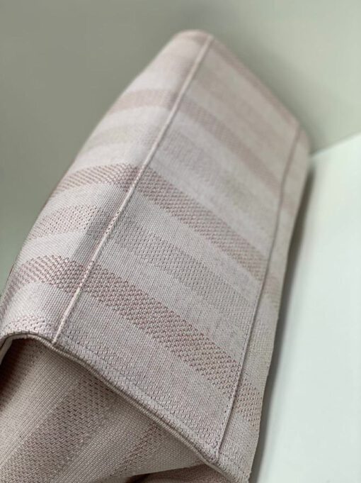 Женская тканевая сумка Shopping Chanel розовая с кожаными ручками 38/32/16 см - фото 3
