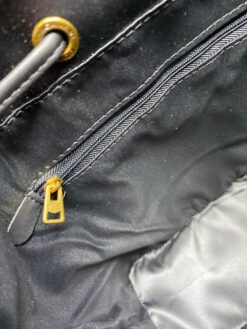 Женский рюкзак Coach из зернистой кожи чёрный с откидным клапаном 25/30/11 см