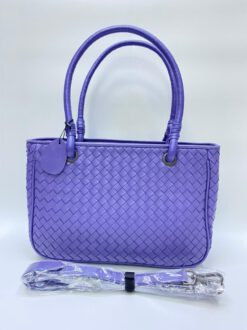 Женская кожаная сумка Bottega Veneta фиолетовая 28/19 см коллекция 2021-2022