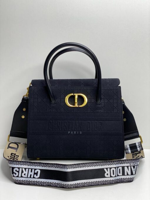 Женская тканевая сумка Dior чёрная с широким плечевым ремнём 26/21/11 см - фото 1
