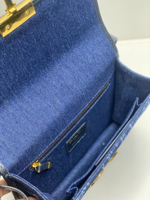 Женская тканевая сумка Dior синяя с цветочным рисунком 24/17/7 см - фото 2