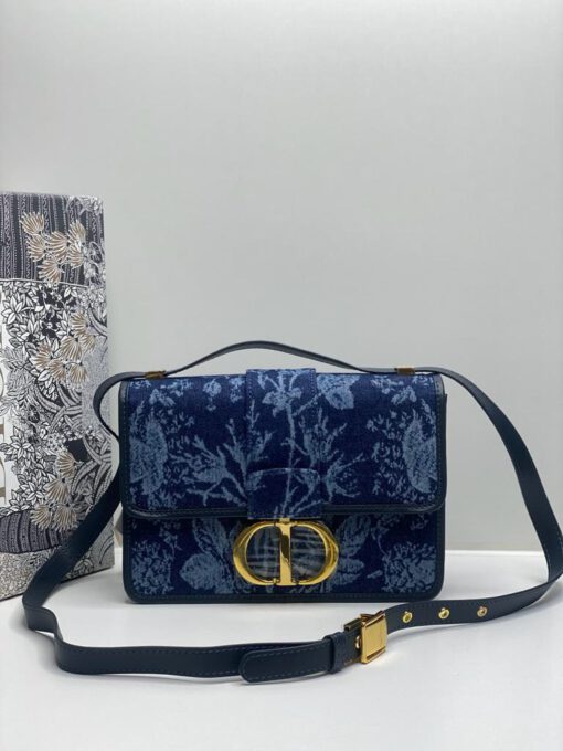 Женская тканевая сумка Dior синяя с цветочным рисунком 24/17/7 см - фото 1