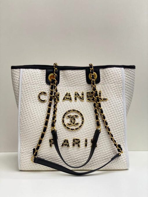Женская тканевая сумка-шоппер Chanel белая с ручками-цепочками 31/30/15 см - фото 1