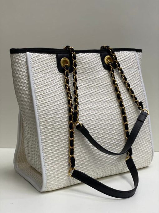 Женская тканевая сумка-шоппер Chanel белая с ручками-цепочками 31/30/15 см - фото 3