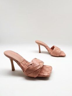 Босоножки-мюли кожаные Bottega Veneta светло-розовые коллекция 2021-2022