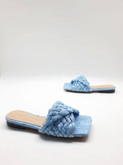 Шлёпанцы женские Bottega Veneta соломенные голубые коллекция 2021-2022