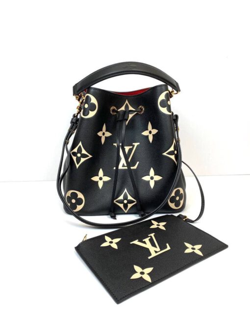 Женская сумка Louis Vuitton NeoNoe Premium 25-25/17 см чёрная с кошельком - фото 4