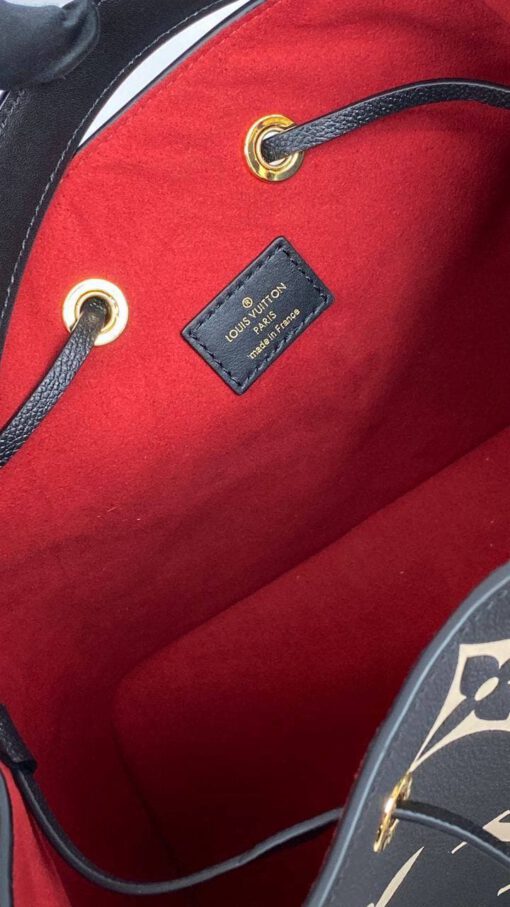 Женская сумка Louis Vuitton NeoNoe Premium 25-25/17 см чёрная с кошельком - фото 5
