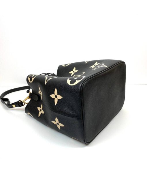 Женская сумка Louis Vuitton NeoNoe Premium 25-25/17 см чёрная с кошельком - фото 8