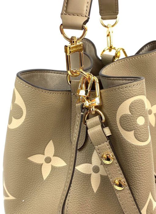 Женская сумка Louis Vuitton NeoNoe Premium 25-25/17 см бежевая с кошельком - фото 4