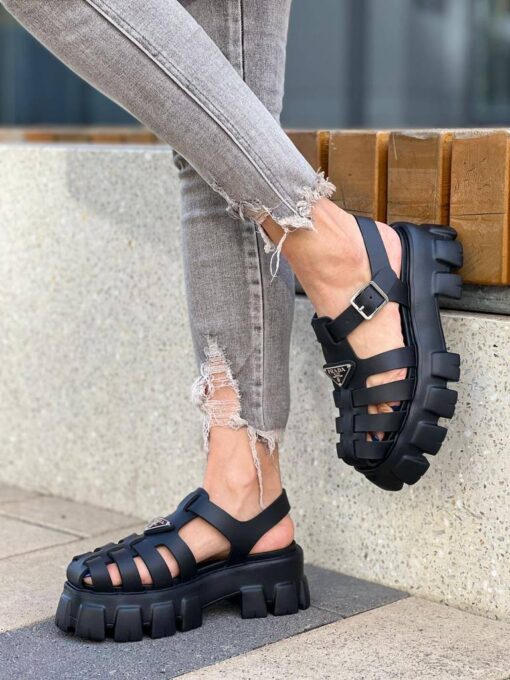 Женские сандалии Prada Monolith A91366 черные - фото 3