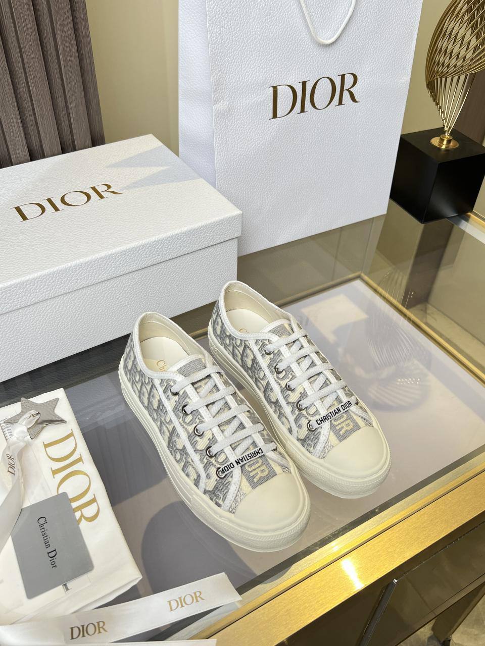 Кеды Christian Dior Walk'n'Dior Oblique Premium KCK211OBE_S33G серые фото 2 Кеды Christian Dior Walk'n'Dior Oblique Premium KCK211OBE_S33G серые - фото 2