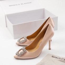 Атласные женские туфли Manolo Blahnik Hangisi 9.5 см каблук пудра