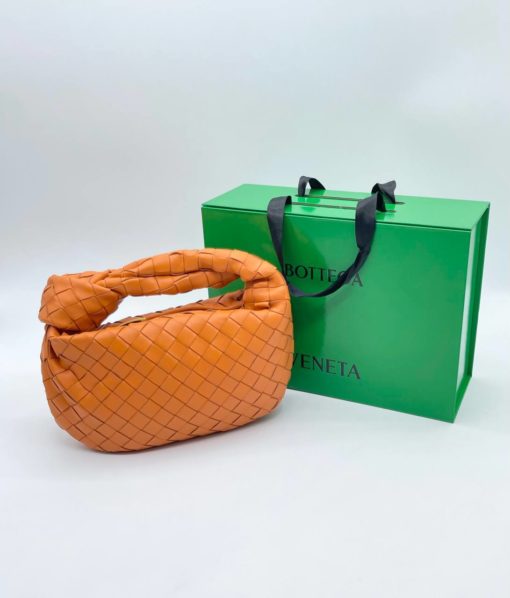 Женская кожаная сумка Bottega Veneta Mini Jodie 29/15 см оранжевая - фото 1