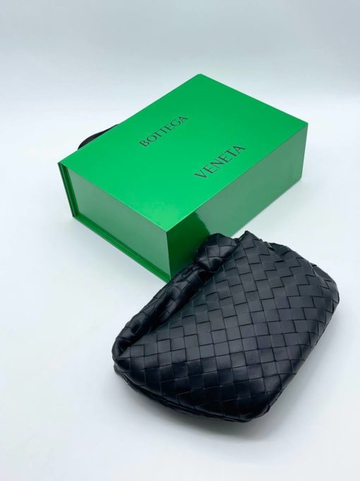 Женская кожаная сумка Bottega Veneta Mini Jodie 29/15 см чёрная - фото 2