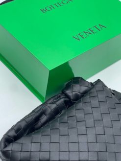 Женская кожаная сумка Bottega Veneta Mini Jodie 29/15 см чёрная