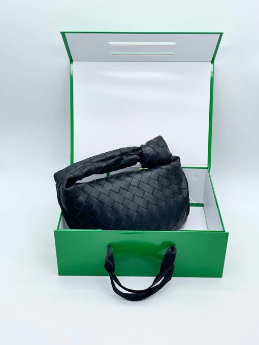 Женская кожаная сумка Bottega Veneta Mini Jodie 29/15 см чёрная - фото 5