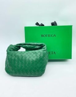 Женская кожаная сумка Bottega Veneta Mini Jodie 29/15 см зелёная