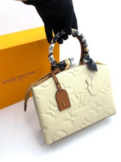 Женская сумка Louis Vuitton 30/23 см бежевая