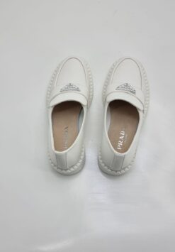 Туфли-лоферы женские Prada A94848 белые