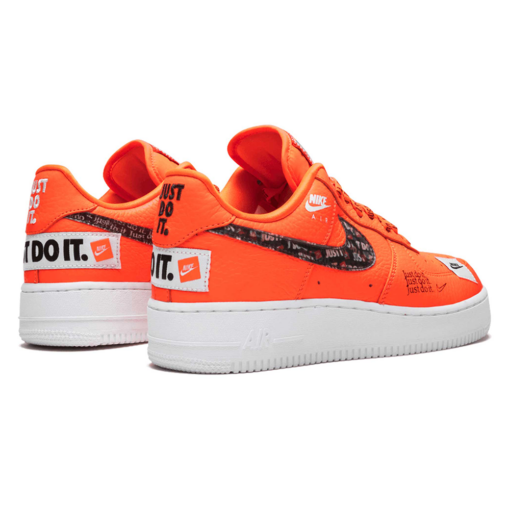 Кроссовки Nike Air Force 1 '07 Premium Just Do It Orange - фото 3