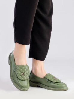 Туфли-лоферы Chanel кожаные H95108 хаки