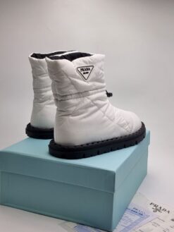 Ботинки женские Prada дутики белые A96201