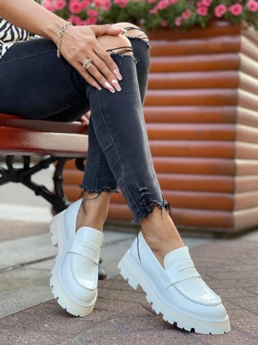 Туфли женские Alexander McQueen лакированные белые - фото 1