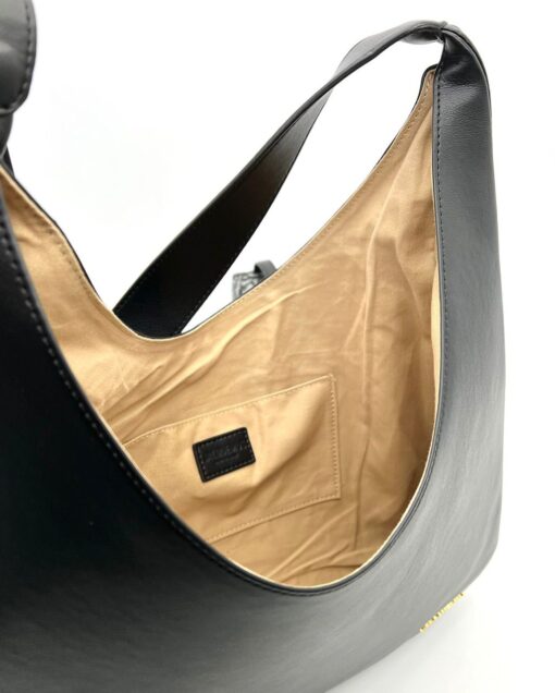 Женская кожаная сумка Jacquemus хобо чёрная 40:26 см - фото 3