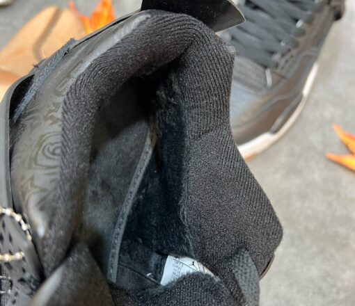 Кроссовки Nike Air Jordan 4 Retro Black зимние на флисе - фото 3