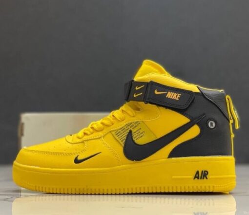 Кроссовки Nike Air Force 1 Mid '07 LV8 Yellow зимние с мехом - фото 1