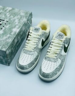 Кроссовки Nike Air Force 1 ’07 Low White Grey зимние с мехом