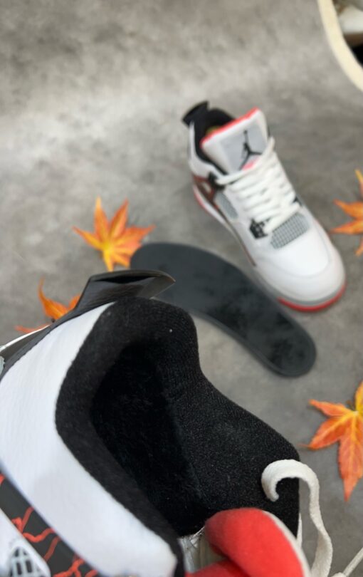 Кроссовки Nike Air Jordan 4 Retro White Red зимние на флисе - фото 2