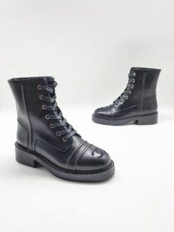 Ботинки женские Chanel A100556 зимние с мехом чёрные