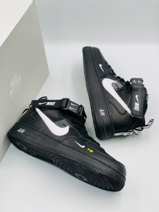 Кроссовки Nike Air Force 1 Mid '07 LV8 Black зимние с мехом - фото 4