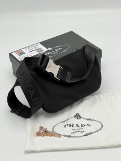 Поясная сумка Prada из нейлона A104176 черная 23/20 см