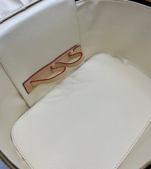 Cумка-косметичка Louis Vuitton из канвы 31:21:20 см - фото 6